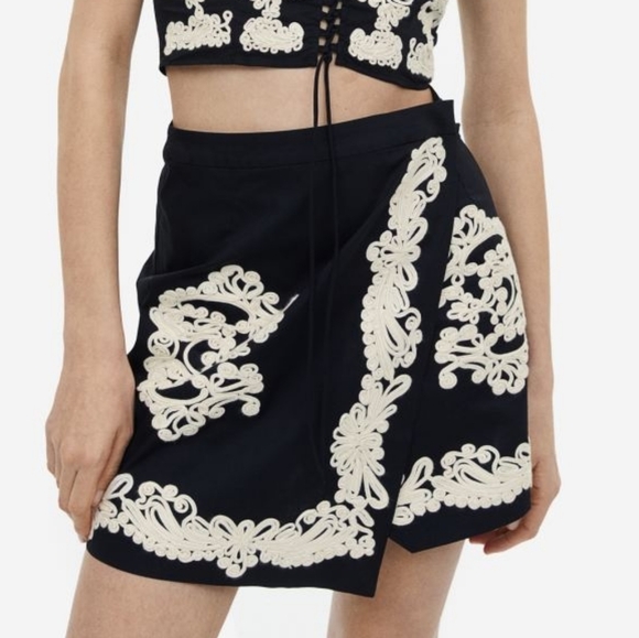 H&M Dresses & Skirts - H&M Appliqued A-line Wrap Skirt black Embellishment ecru cotton BNWT